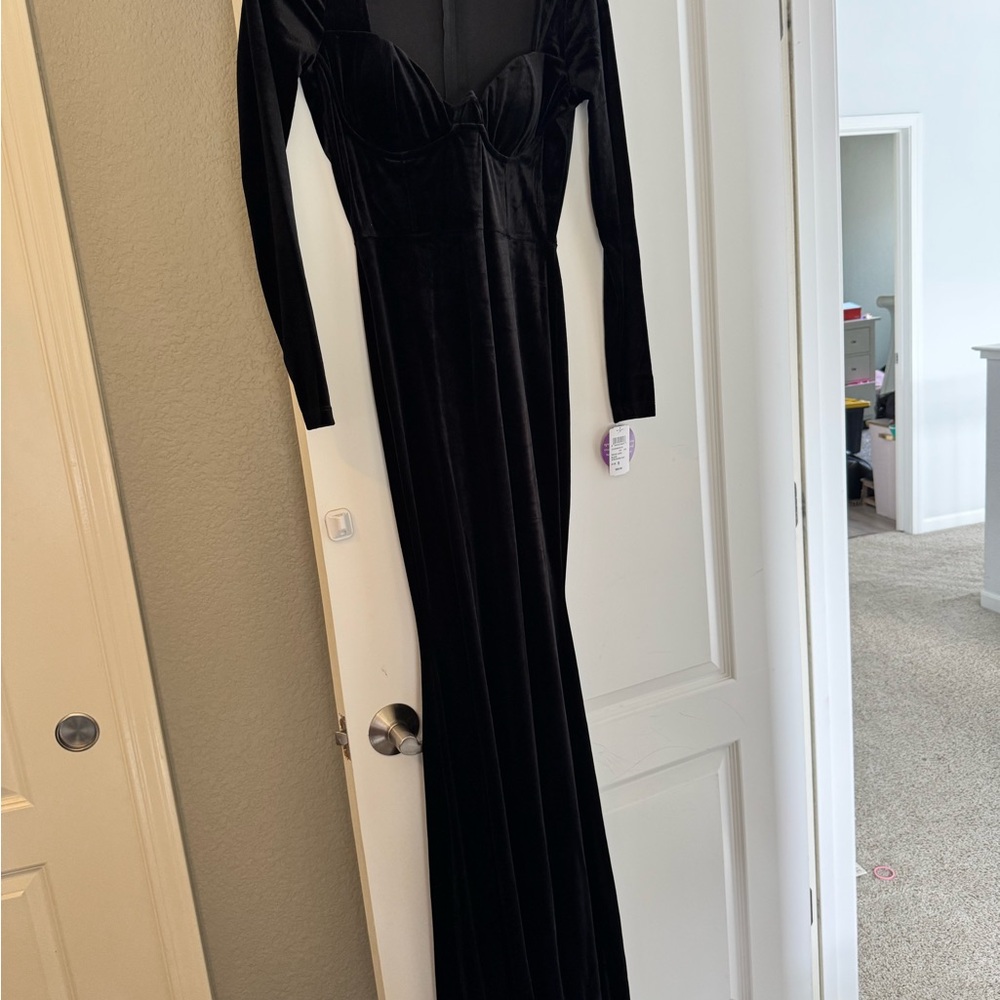 Windsor Black Velvet Long Sleeve Dress